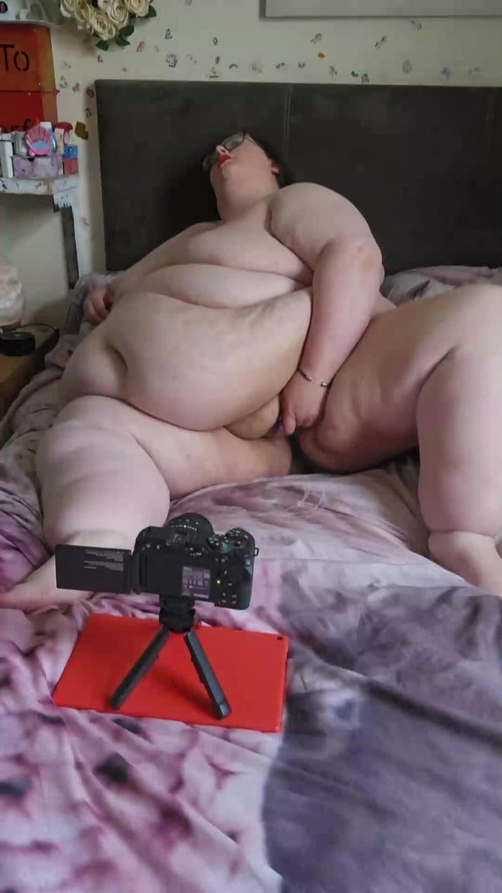 SSBBWLadyBrads: SSBBW 보지를 묶고 2부 플레이