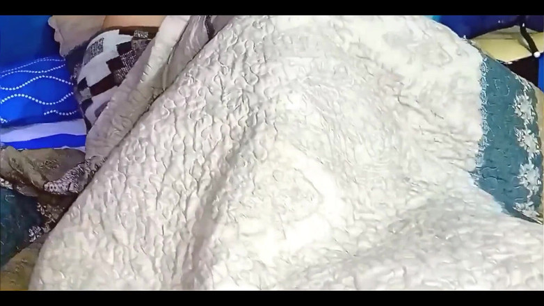 BBW Kelly Mom: Figliastro Scopa La Matrigna Sotto Le Lenzuola, E Il Cornuto...