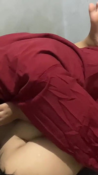 Hermosa chica con un cuerpo caliente invitada a follar hasta que sea débil