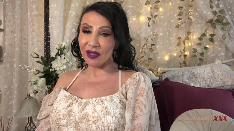 Aunt Judy's XXX: AuntjudysXXX - la tua matrigna tettona matura nicole dupapillon ti fa...