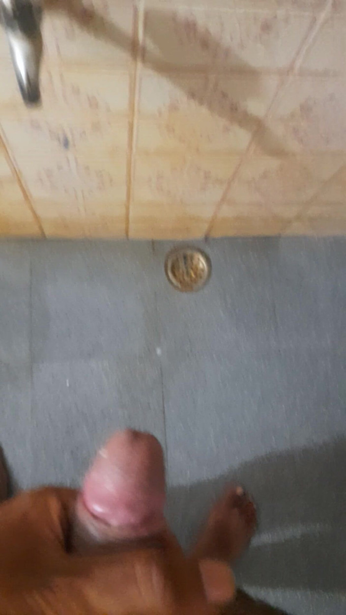Telugu college student: Indická vysokoškolačka masturbuje v koupelně a dívky musí sledovat video...