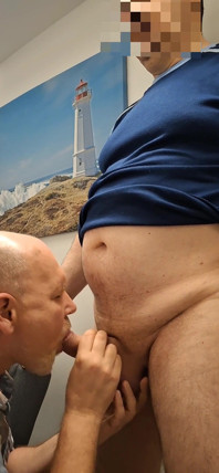 El abuelo se chupa, papi chupa una polla del abuelo
