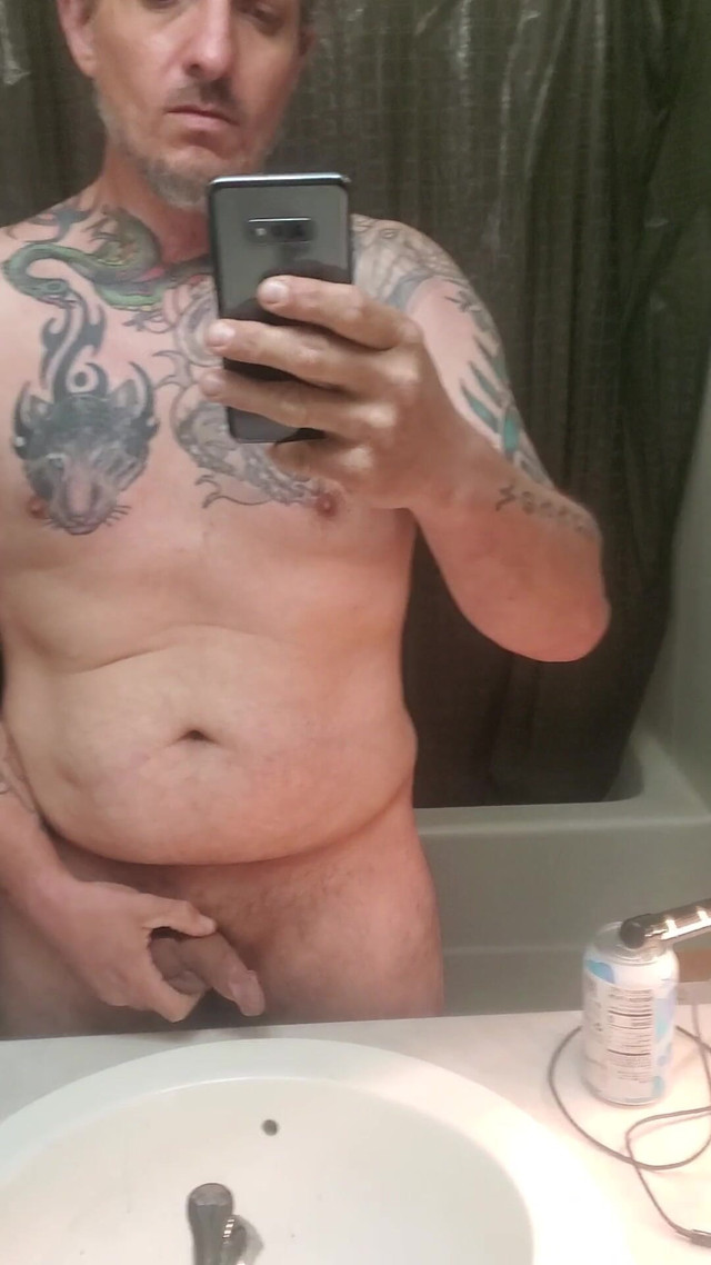 Solo in Bathroom (Carnivorous)