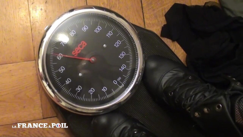 Papy Viewer: Хорошенькую молодую брюнетку жестко трахнули и обкончали на теле в видео от первого лица