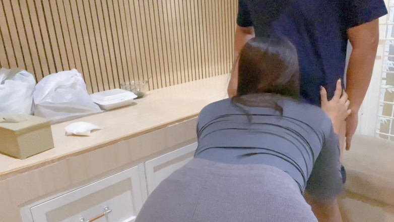 Bintang hyper: 음란한 사위의 엉덩이에 있는 통통한 시어머니