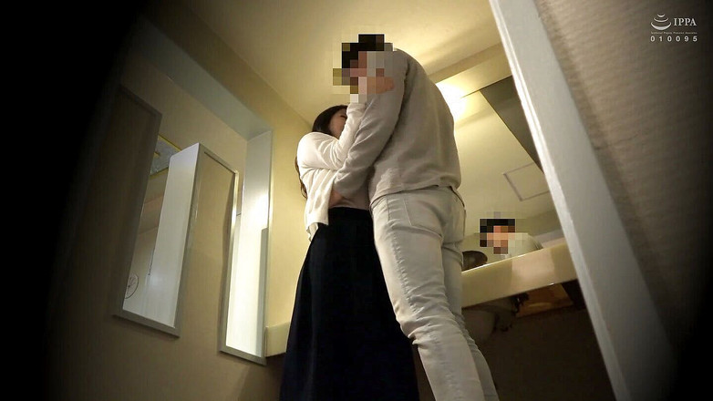 Raptor Inc: Real housewife affair - riprese di love hotel - i profumi di...
