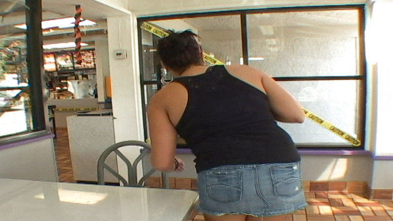 Cryptostudios: Цицькаста брюнетка, яка курить, катається на чорному монструозному члені