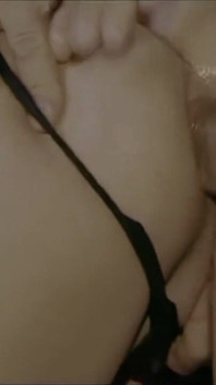 Une Robe Rouge Et Un Cul Parfait Pour Baiser Le Cul