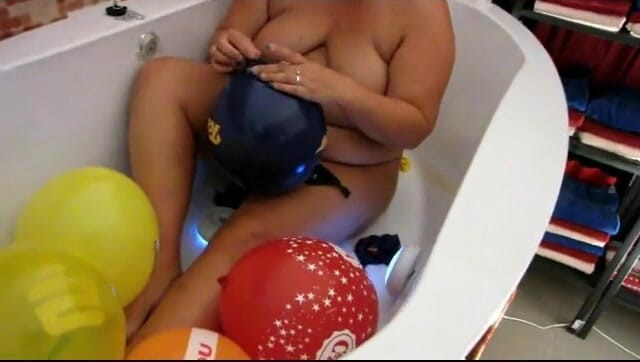 Anna Devot: Annadevot - un palloncino nudo cattivo