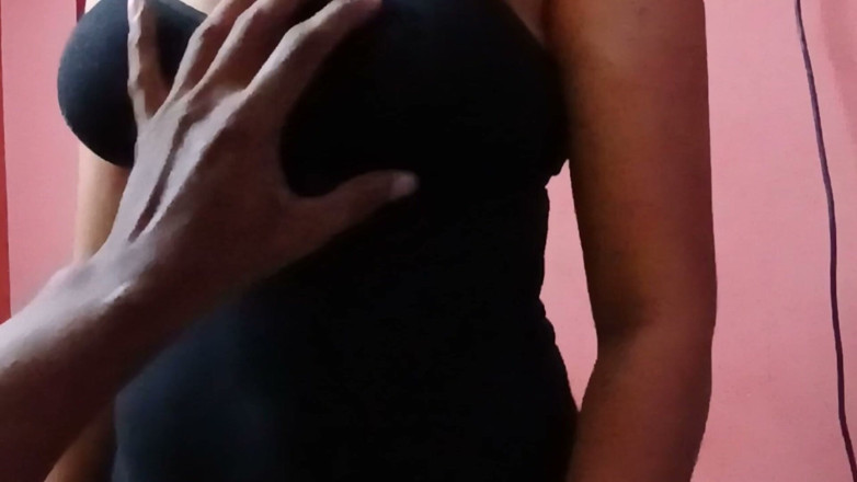 Desisexqueen: 印度热辣继妹和她的继兄弟一夜情