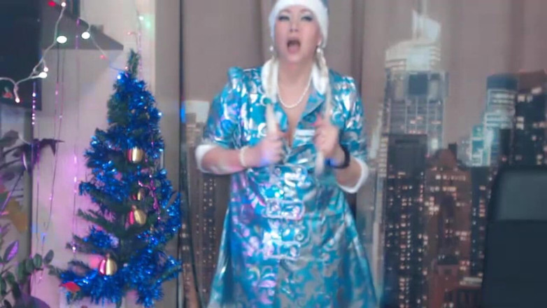 AimeeParadise: Ritual dances of a mature SnowMaiden to challenge the coolness....