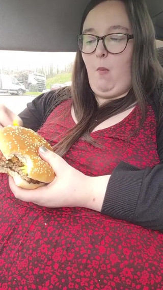 SSBBWLadyBrads: LadyBrads Vs Burger King