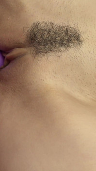 Isabel Love ontspant met haar vibrator