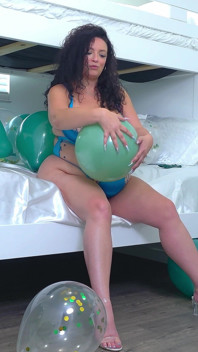 Jerk It to My Big Balloons 4K