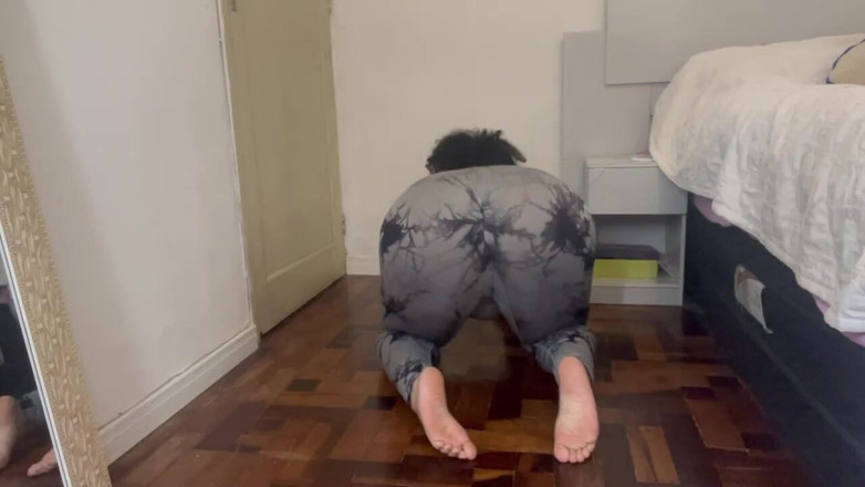 Cutiepiie Chubby: Cutiepiie Curvy - Yogapositioner för att fisa