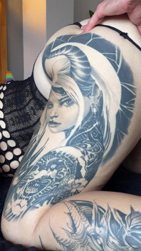 Büyük Götlü Götlü Gotik Kız Sert Sikişmeyi Ve Sikimi Gırtlağına Kadar Sokmanın Tadını Çıkarıyor - Jennvalk