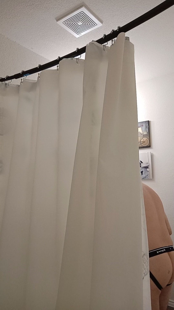 Brandon Lee: Olahraga air, mandi, dan rosebud