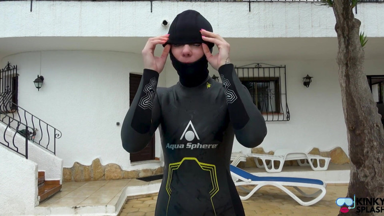 UKCuteGirl Lucy Lauren: Neoprene palmada, remo e açoitamento de buceta