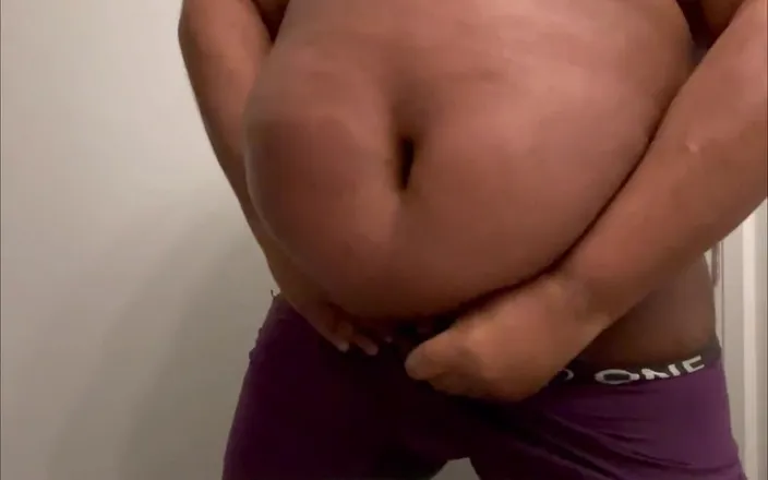 Blkhole420: Horny chub weight-in
