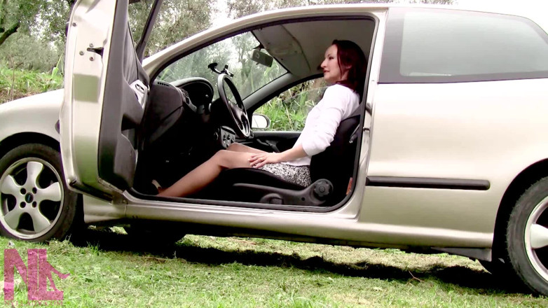 Nyllady: Revving in Cream Flats and Nude Pantyhose