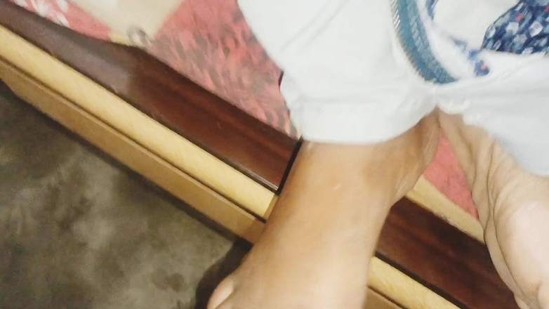 Sexy_girl_nehu: Indická bhabhi stříkající orgasam prstění video (hindský zvuk)