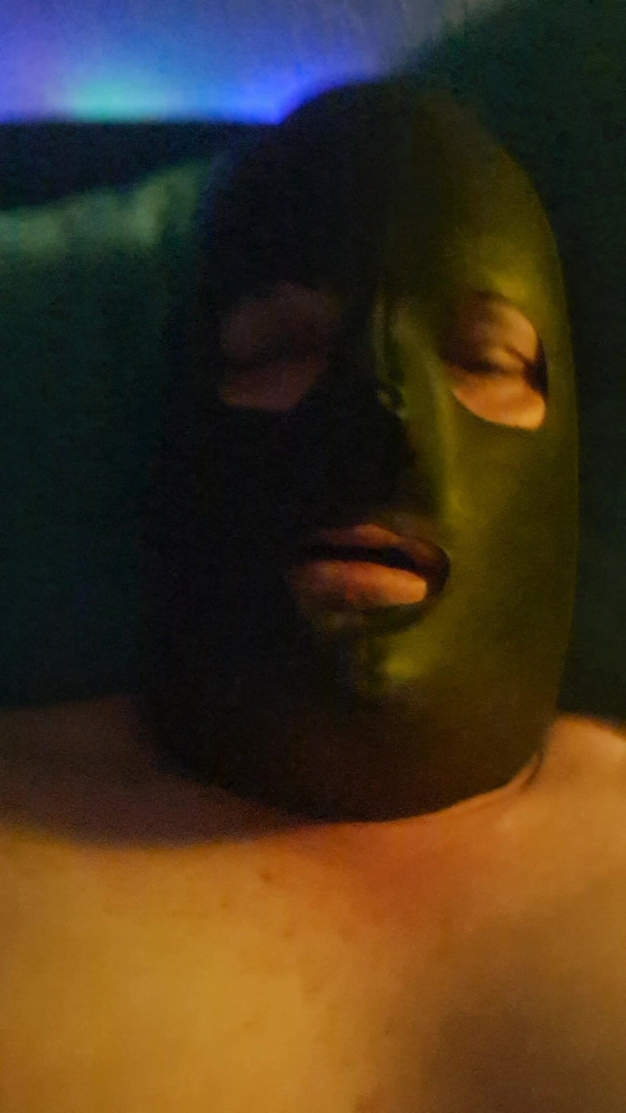 Fickspecht: A Latex Sissy Está De Volta