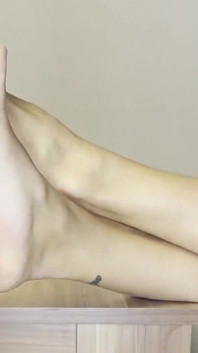 Addicted to Valeria’s Feet - Intense Foot Sniffing (part 2)