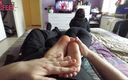 Foot Fetish HD: Сексуальная Petra трогает его своими ступнями