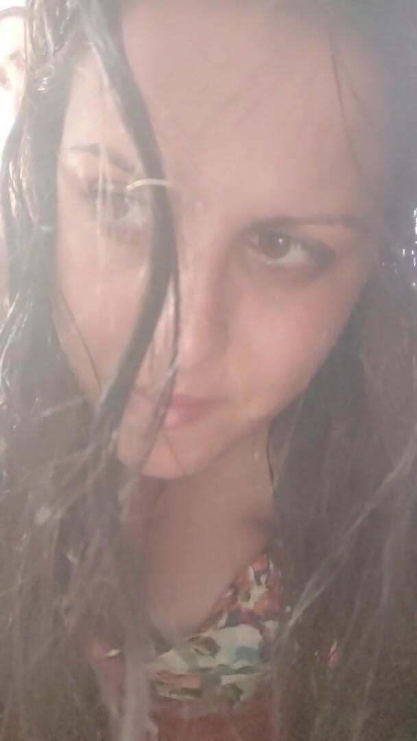 Young_strawberry: Esposa é fodida por trás