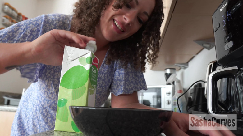 Sasha Curves: Cahil üvey anne tam film