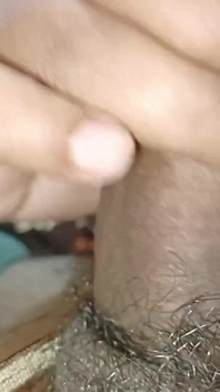 我吮吸了我的继兄弟的鸡巴