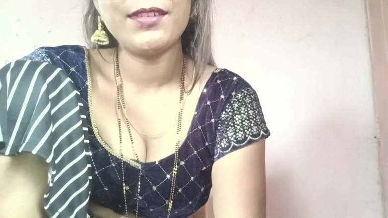 Aliases: देसी भाभी खुद की चुदाई