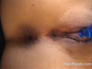 Fem Flood: Squirting brunette seducing cooch with a vibrator