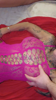 Dört seksi İngiliz bayan daha sert ve sert sikiliyor