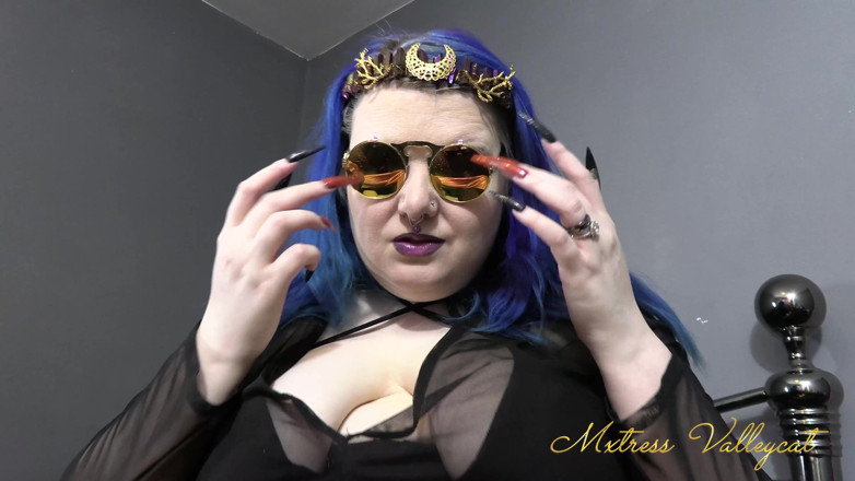 Mxtress Valleycat: サングラスタッピングネイルいじめ