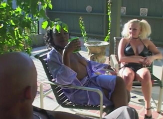 Black Sinner: Velký černý pták pro dvě divoké děvky