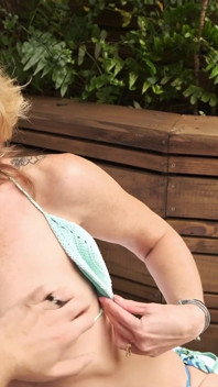 Alby Daor: 51letá Petite MILF šuká svého voyeura