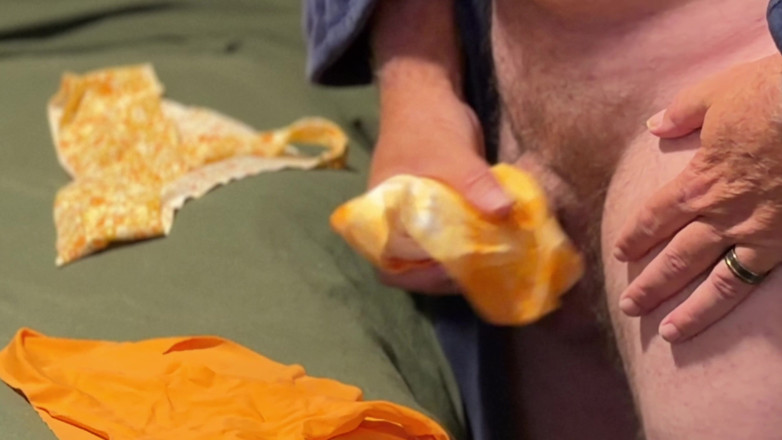 Truridge: Mit stief nichten-höschen spielen und etwas spermaessen