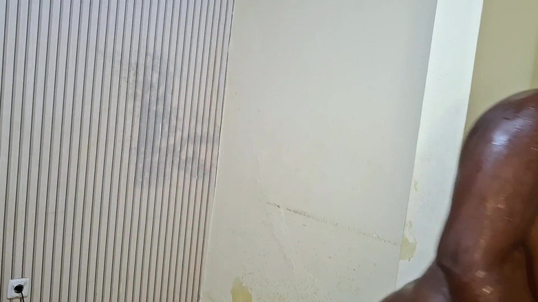 BMCs: Ho dato un drink alle due sorelle più troia della...