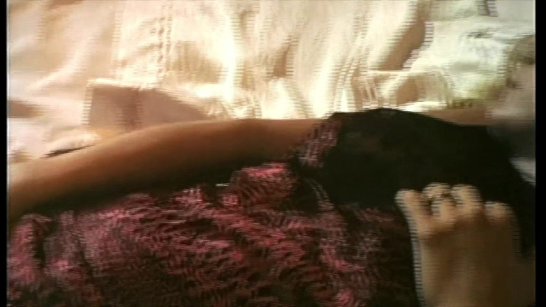 Inthe MILF room: Moana masturbasi sambil menghidupkan kembali pesta seks yang luar biasa...