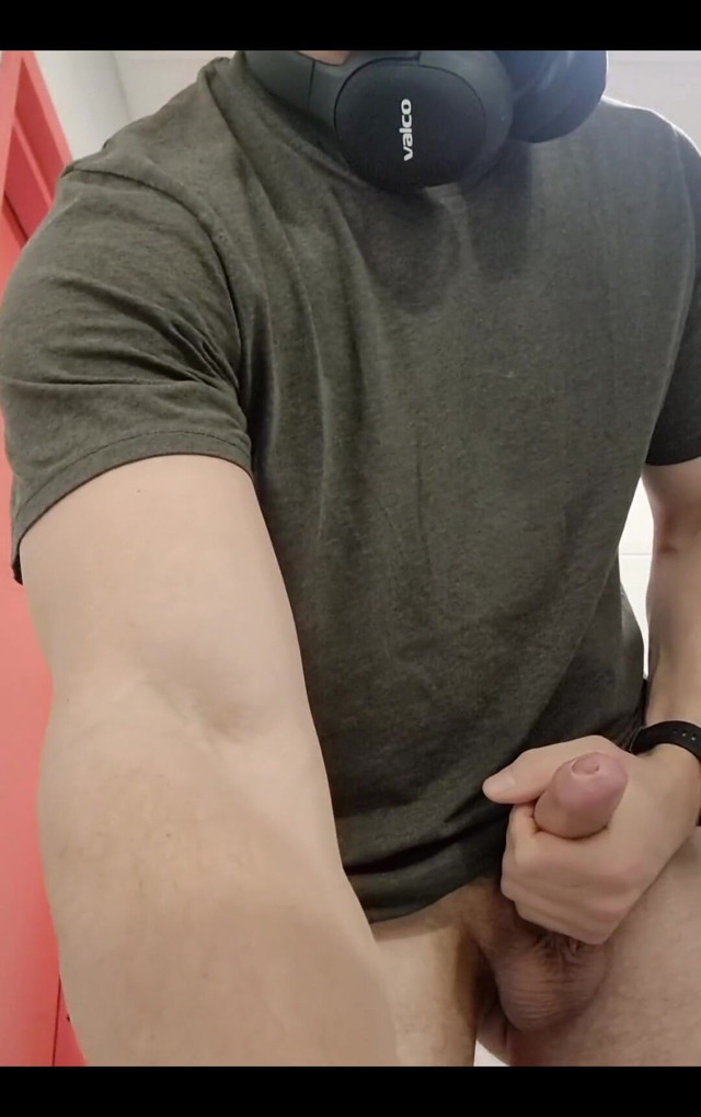 So Many Hot People at My Gym (Awesome a)