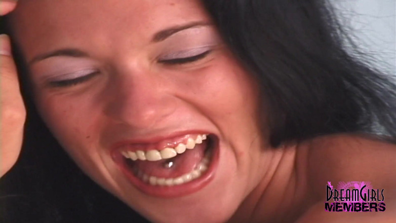 Dream Girls: Casting-model bekommt nackte massage von neugieriger frau