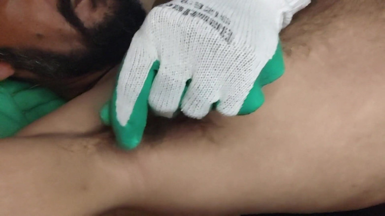 Stink HairyMale: 털이 무성한 보지
