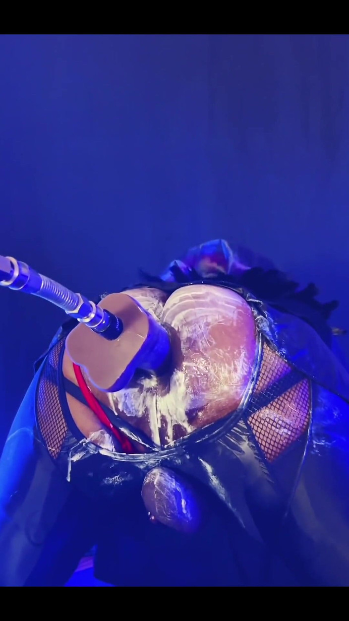 DipsoDeep: クリーミーなコスプレのお尻掘り