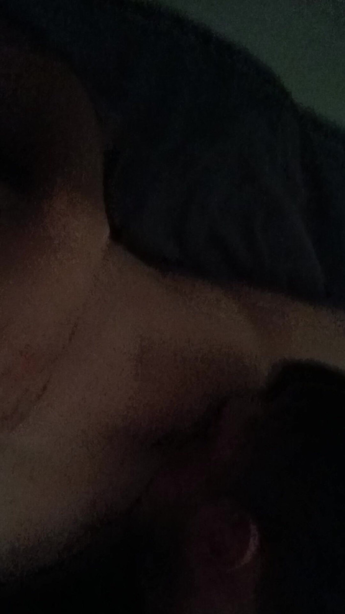 Bare skin man: Nieruchomy i bezbronny: nieustające łaskotanie Od stóp do głów