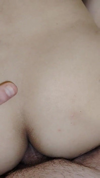 Prima ti masturbo con i miei piedi poi mi sborri nel culo - Sesso amatoriale miLF sborrata anale