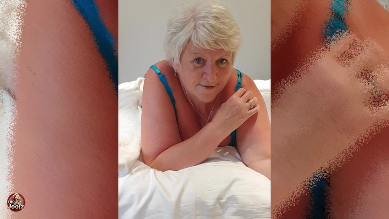 Uk Joolz: Când Te Simți Albastru