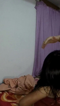 Teman wanita saya mengatakan saya mempunyainya besar, kita berkongkek semasa dia memakai pakaian dalam merah – video penuh yang sangat sensual