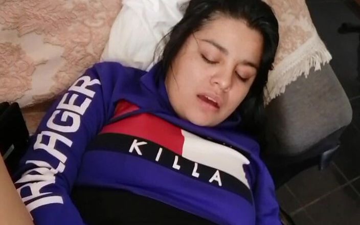 Nicolebella98: Pareja amateur en primer plano