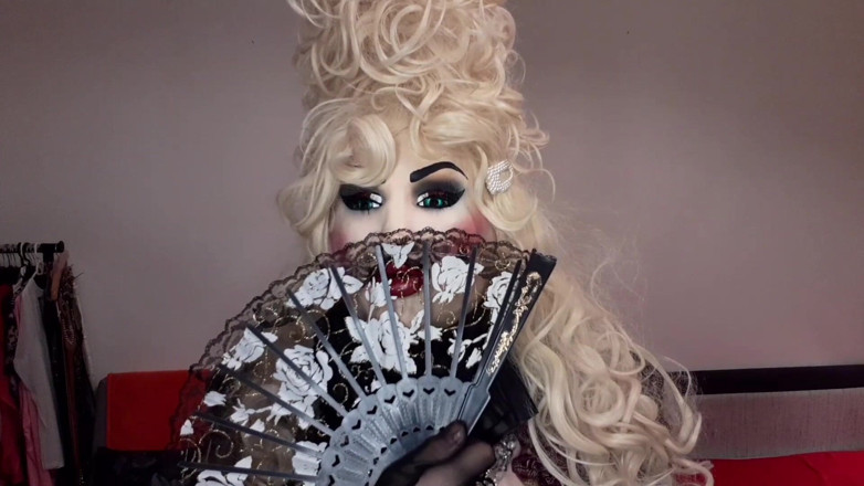 Erica Doll: Rococo bebeklerin küçük sırrı